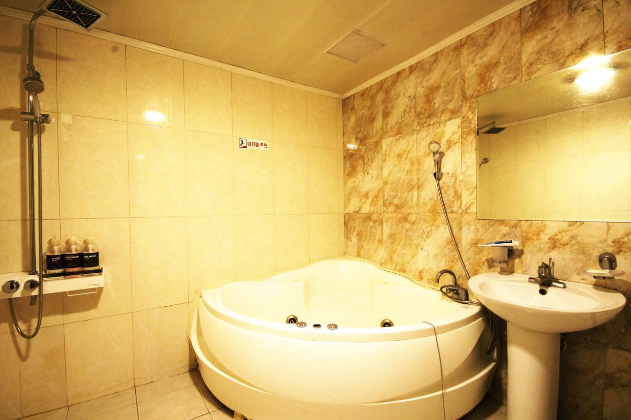 Sasang J Motel Buitenkant foto
