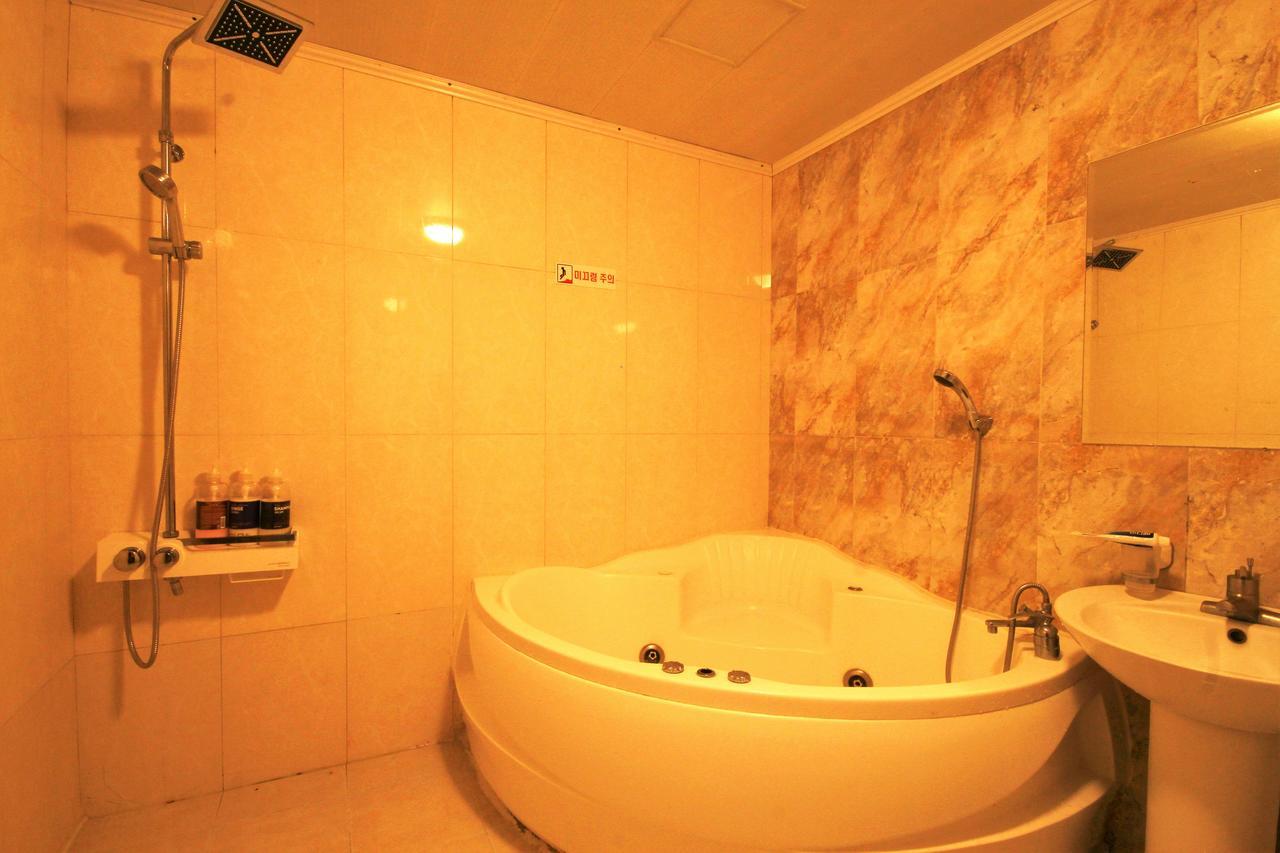 Sasang J Motel Buitenkant foto