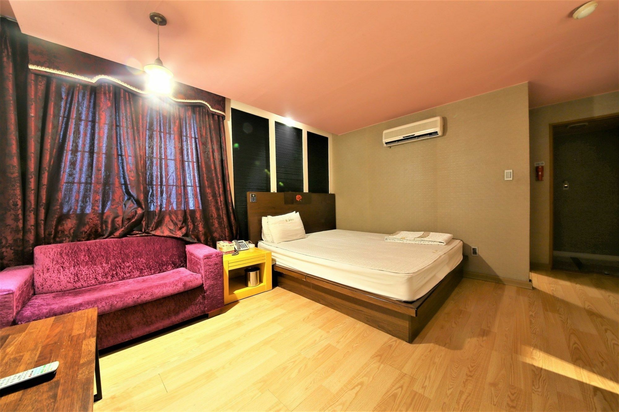 Sasang J Motel Buitenkant foto
